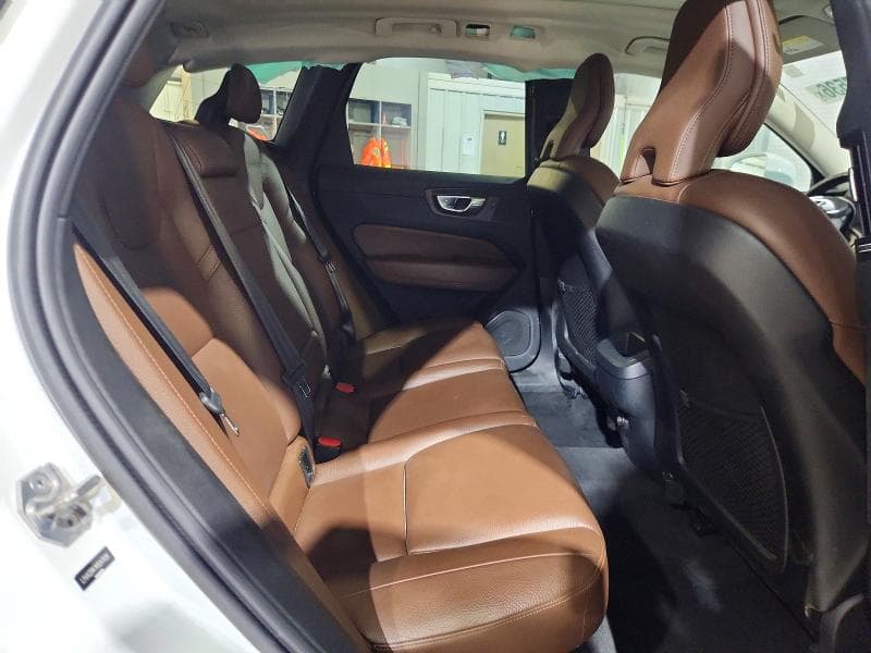 2019 VOLVO XC60 T6 MOMENTUM 11
