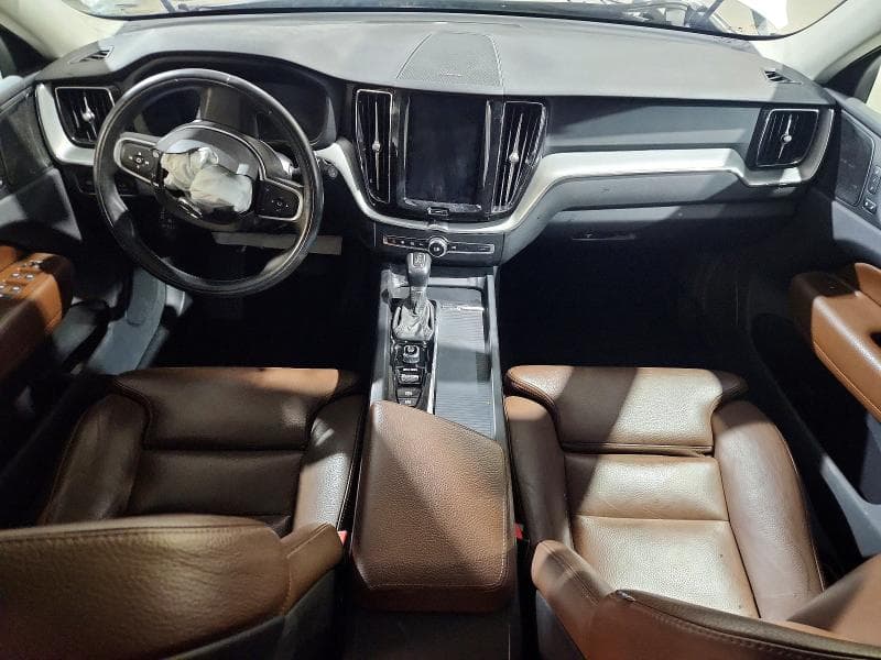 2019 VOLVO XC60 T6 MOMENTUM 8
