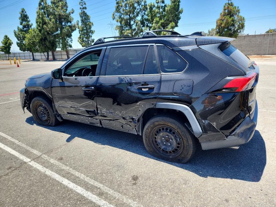 2021 TOYOTA RAV4 LE 2