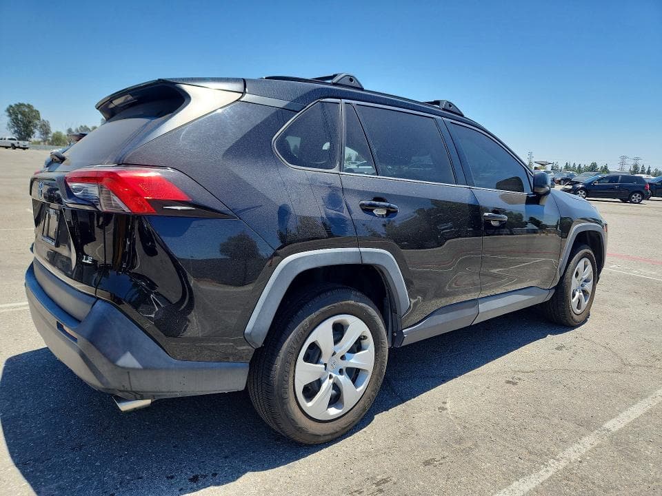 2021 TOYOTA RAV4 LE 3