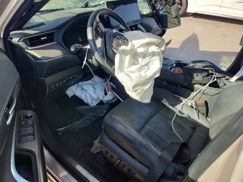 2024 TOYOTA VENZA LIMITED LIMITED 8