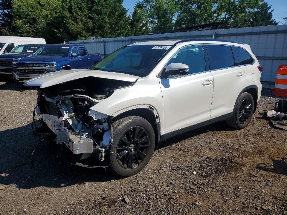 2019 TOYOTA HIGHLANDER SE - 1