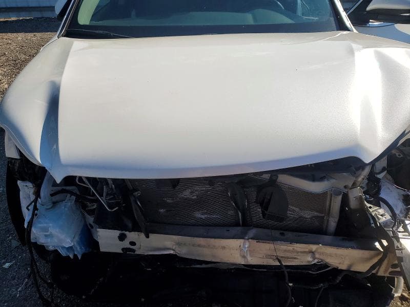 2019 TOYOTA HIGHLANDER SE 12
