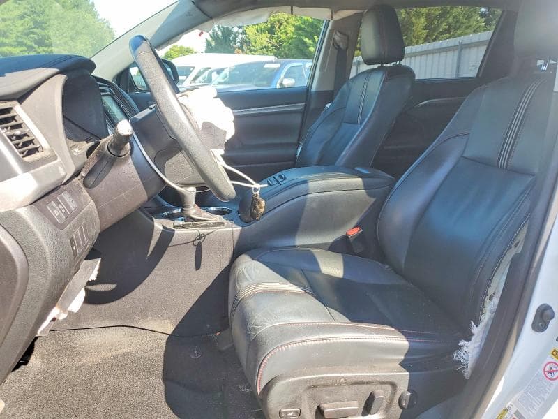 2019 TOYOTA HIGHLANDER SE 7