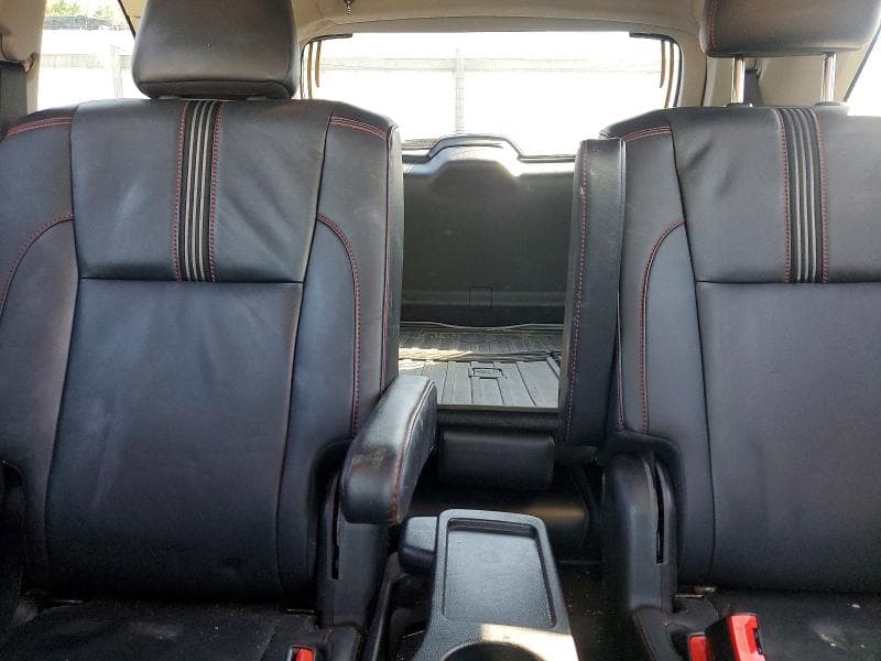 2019 TOYOTA HIGHLANDER SE 10