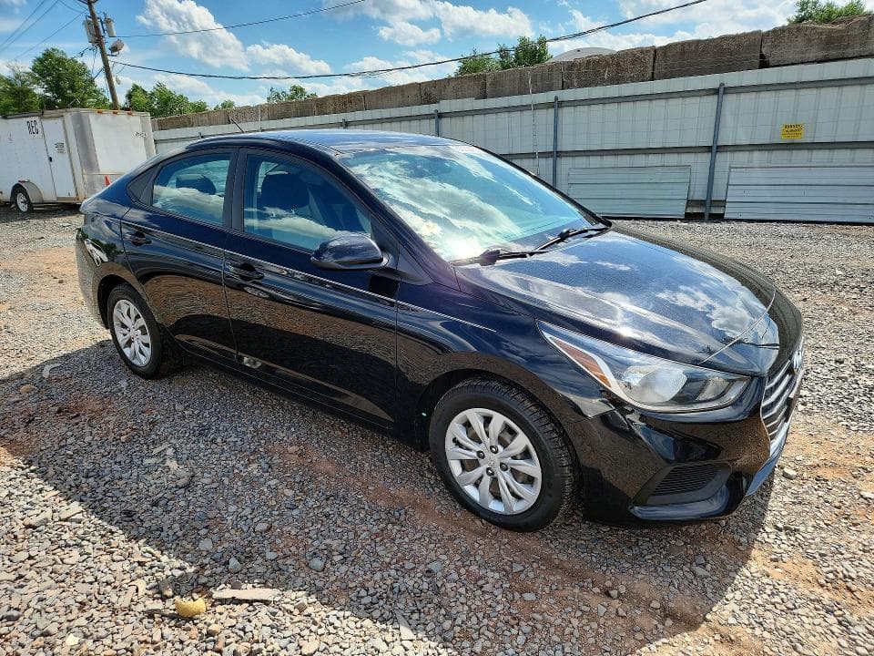 2022 HYUNDAI ACCENT SE 4