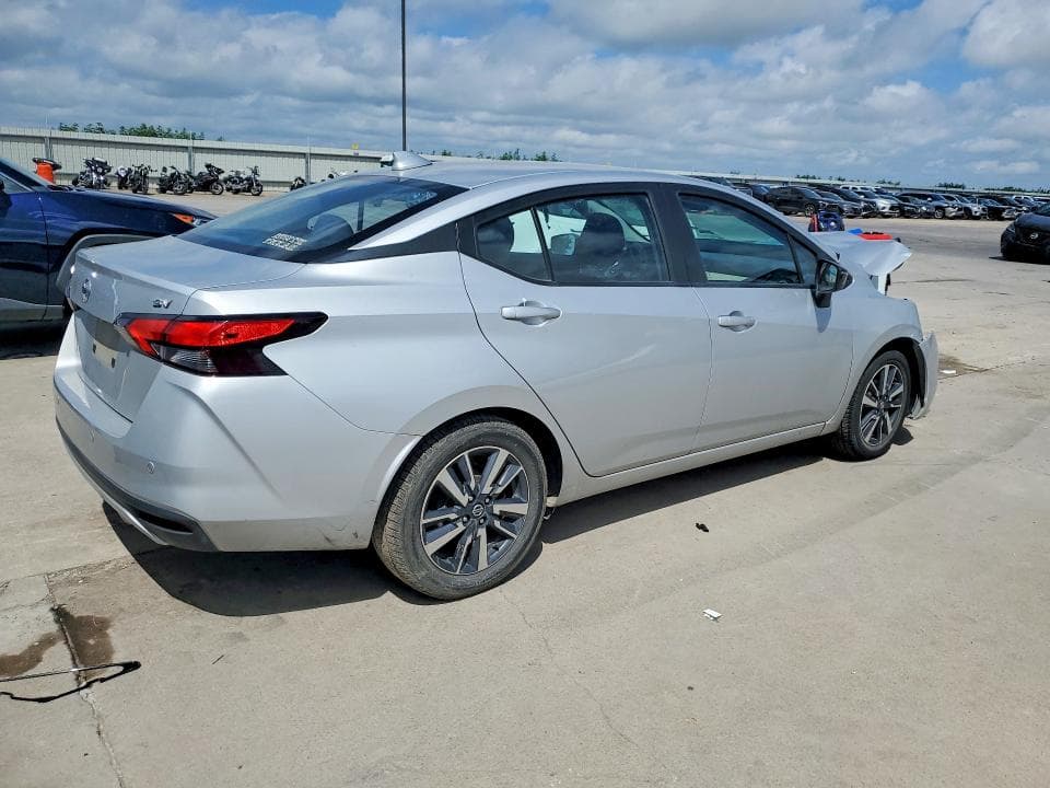 2021 NISSAN VERSA SV 3