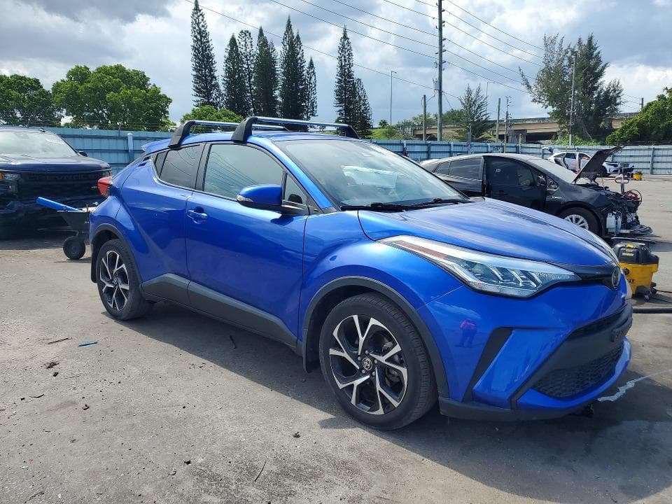 2022 TOYOTA C-HR XLE XLE 4
