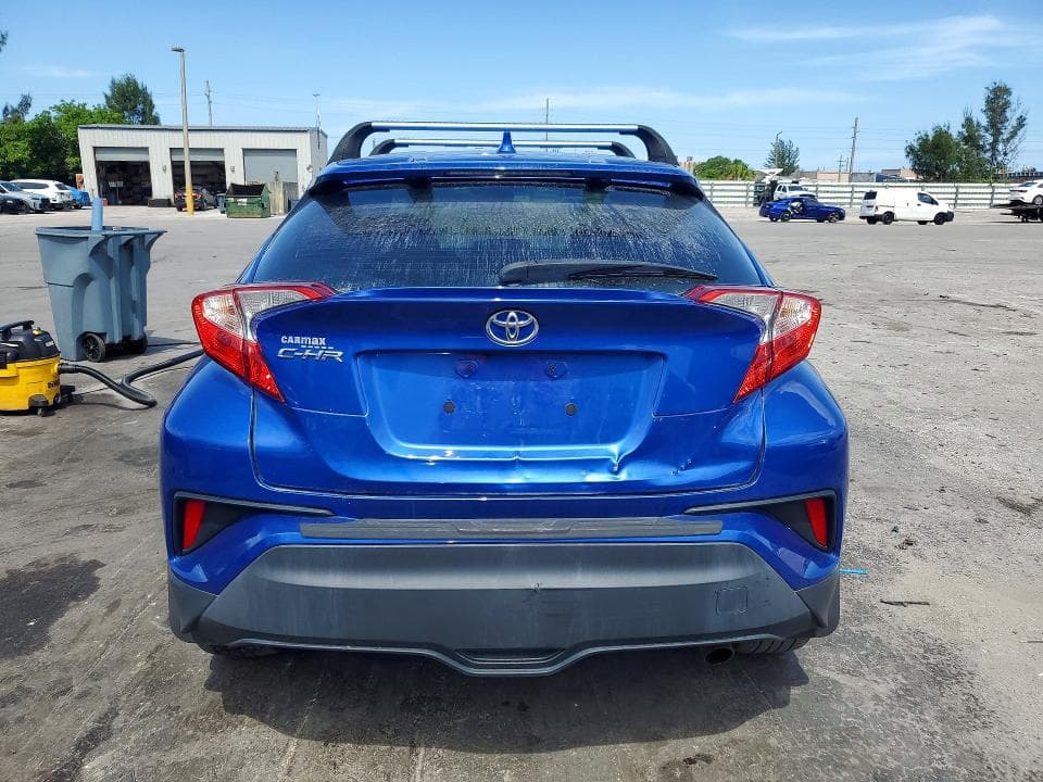2022 TOYOTA C-HR XLE XLE 6