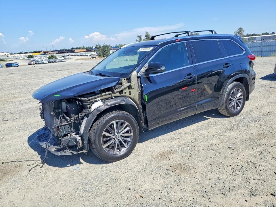 2018 TOYOTA HIGHLANDER XLE - 1