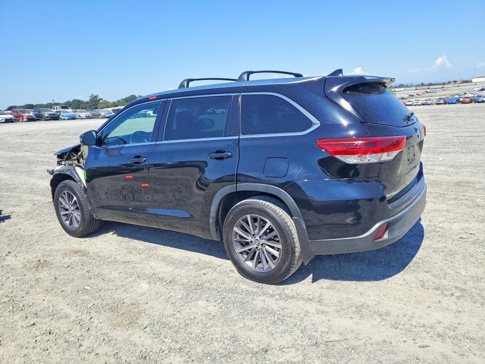 2018 TOYOTA HIGHLANDER XLE 2