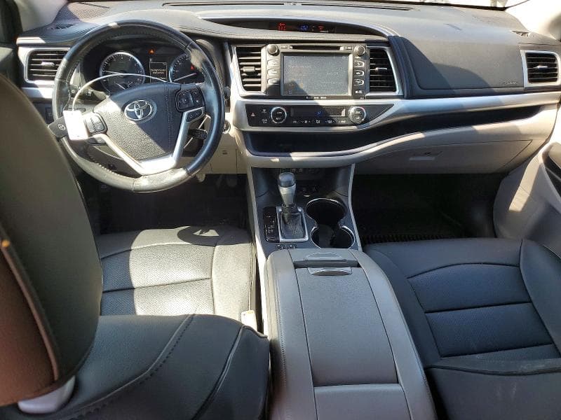 2018 TOYOTA HIGHLANDER XLE 8