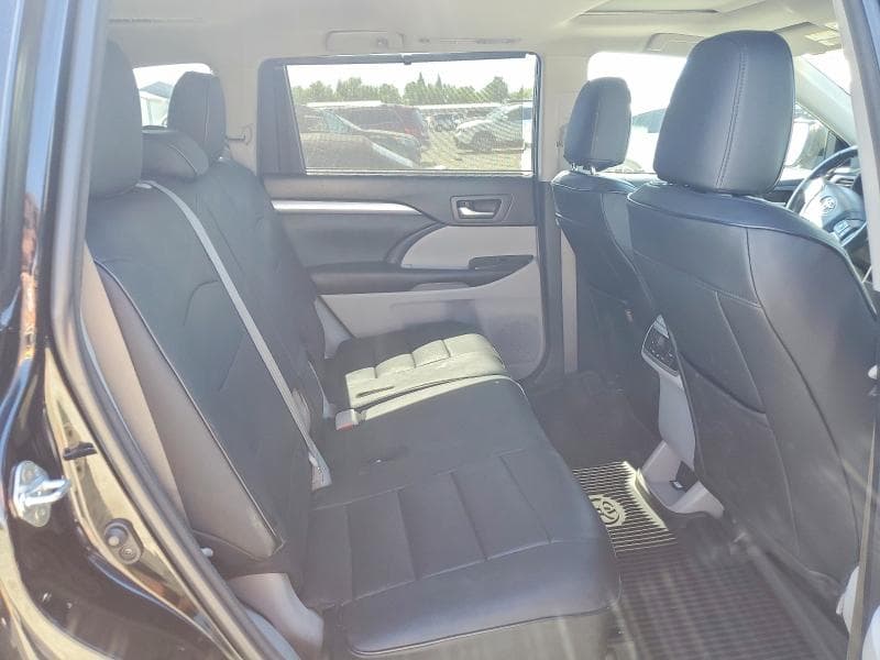 2018 TOYOTA HIGHLANDER XLE 10