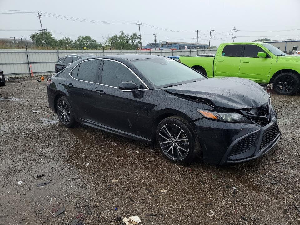 2022 TOYOTA CAMRY SE 4