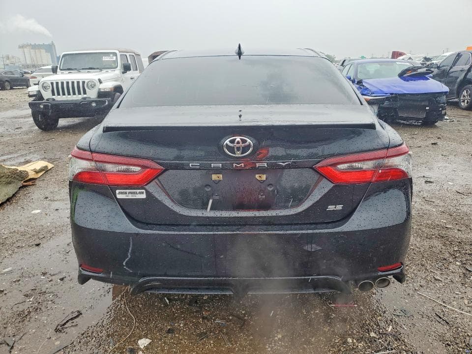 2022 TOYOTA CAMRY SE 6