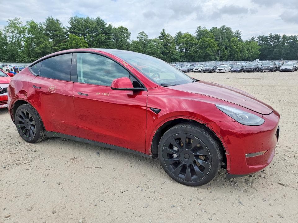 2024 TESLA MODEL Y 4