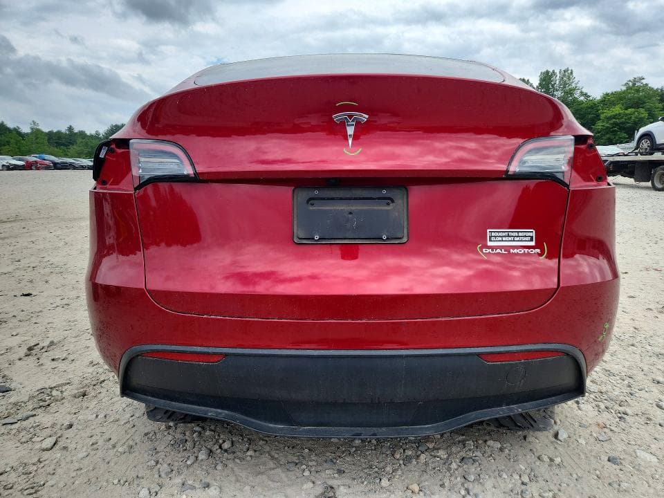 2024 TESLA MODEL Y 6