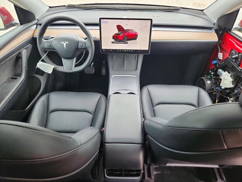 2024 TESLA MODEL Y 8