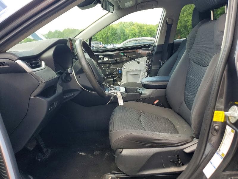 2020 TOYOTA RAV4 LE 7