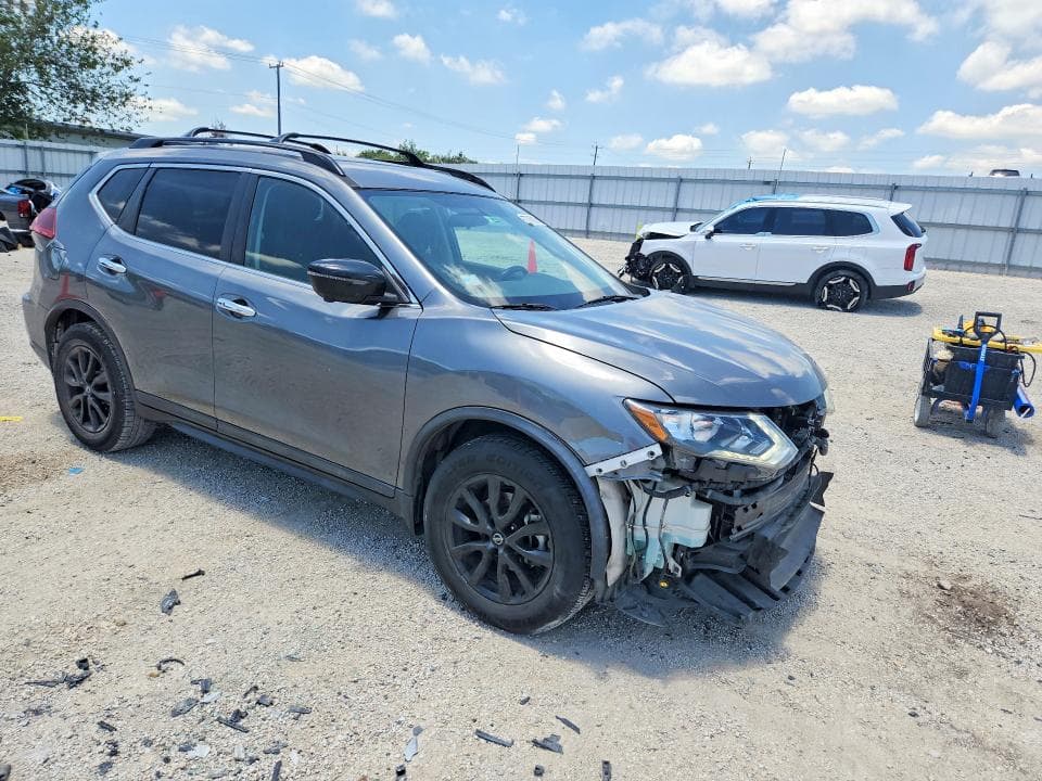 2018 NISSAN ROGUE SV 4