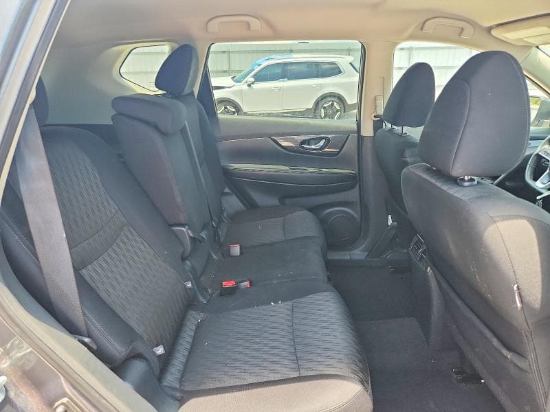 2018 NISSAN ROGUE SV 10