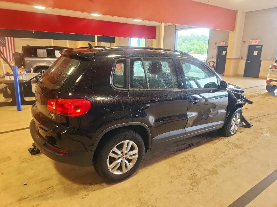 2017 VOLKSWAGEN TIGUAN S S 3