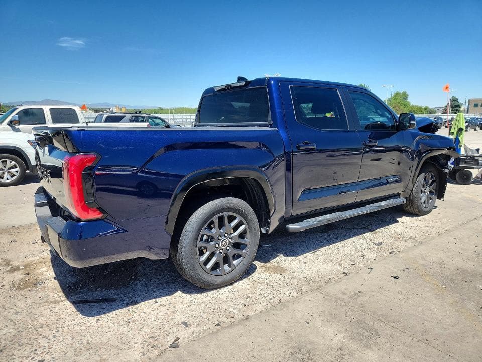 2023 TOYOTA TUNDRA PLATINUM HV PLATINUM HV 3
