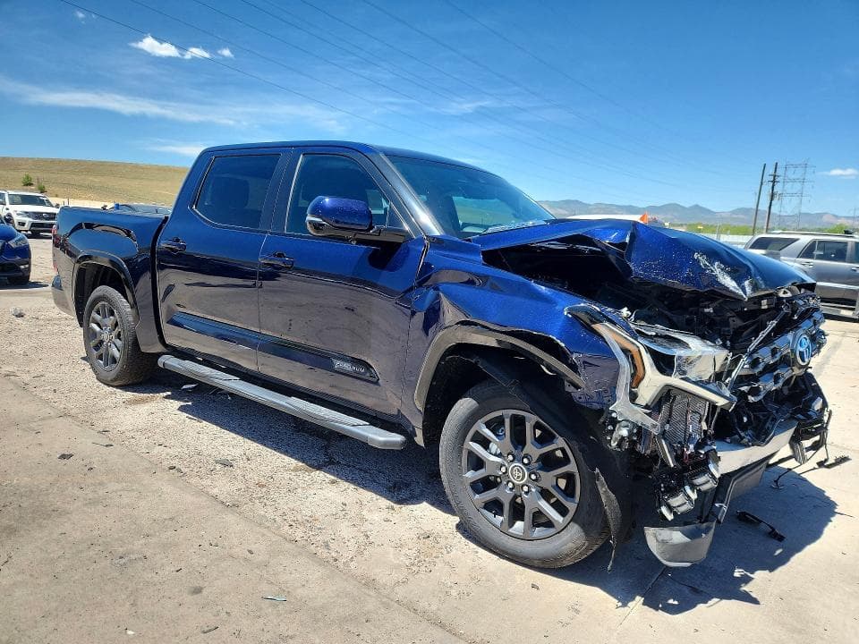 2023 TOYOTA TUNDRA PLATINUM HV PLATINUM HV 4