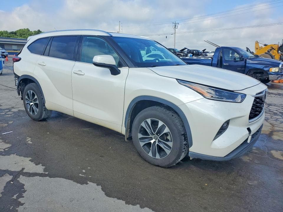 2021 TOYOTA HIGHLANDER XLE XLE 4