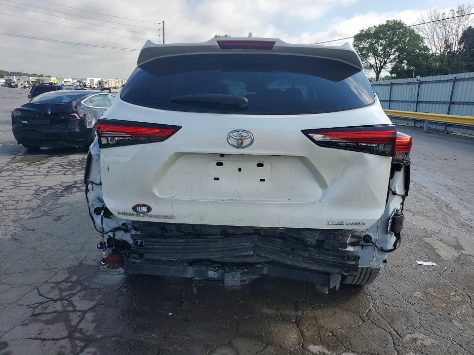 2021 TOYOTA HIGHLANDER XLE XLE 6