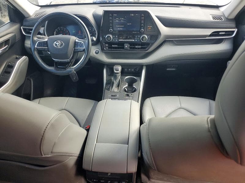 2021 TOYOTA HIGHLANDER XLE XLE 8