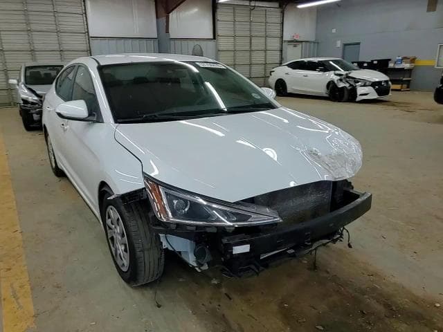 2020 HYUNDAI ELANTRA SE SE 13