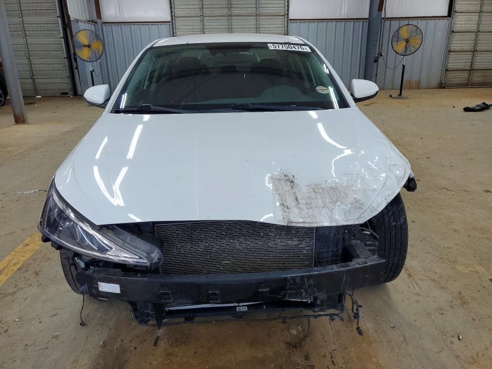 2020 HYUNDAI ELANTRA SE SE 5