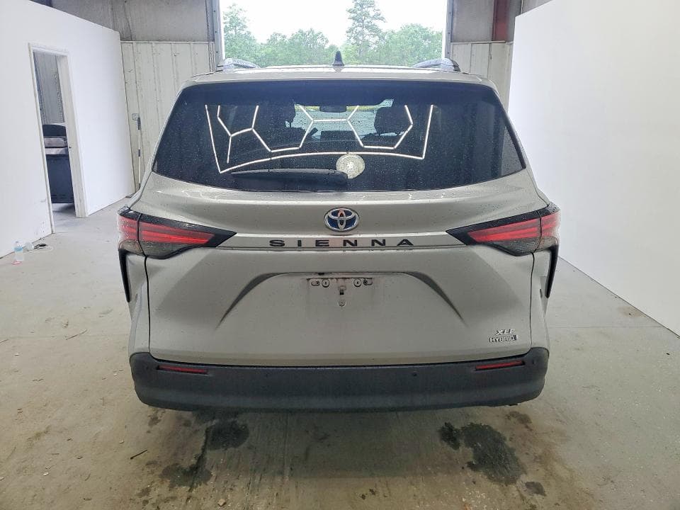 2021 TOYOTA SIENNA XLE 6