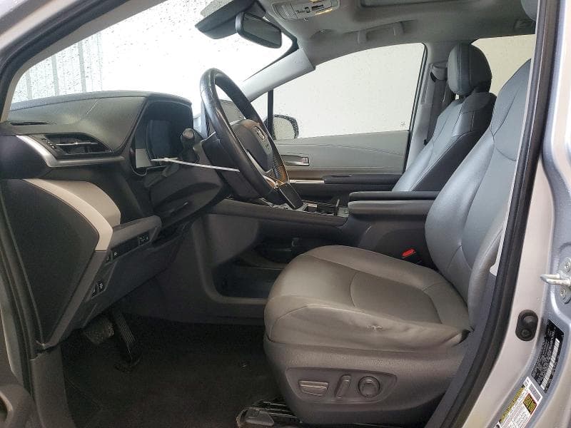 2021 TOYOTA SIENNA XLE 7
