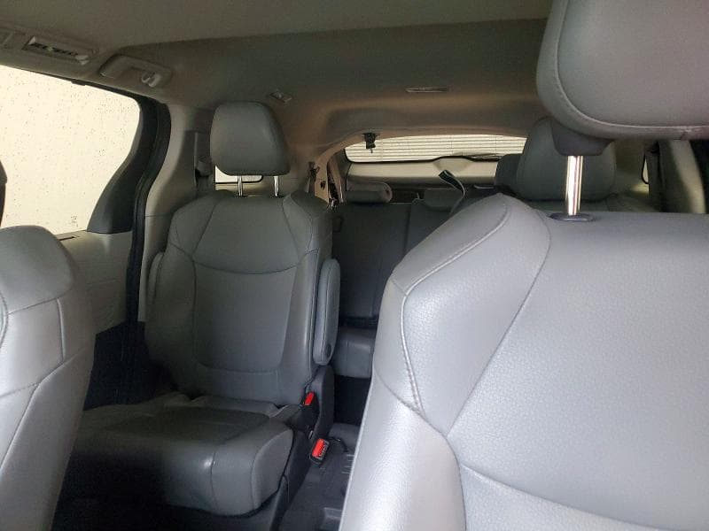 2021 TOYOTA SIENNA XLE 10