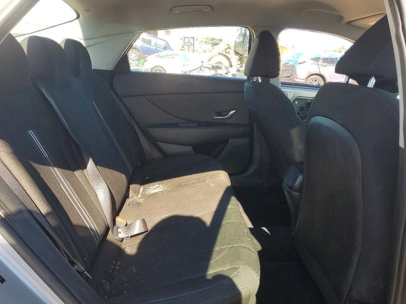 2022 HYUNDAI ELANTRA SEL 10