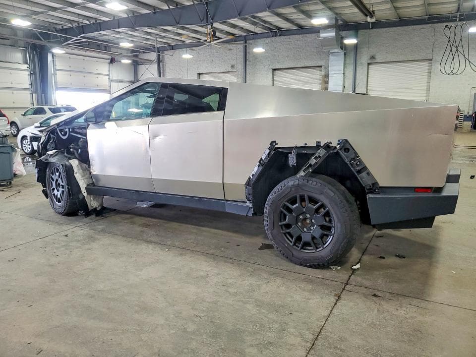 2024 TESLA CYBERTRUCK 2