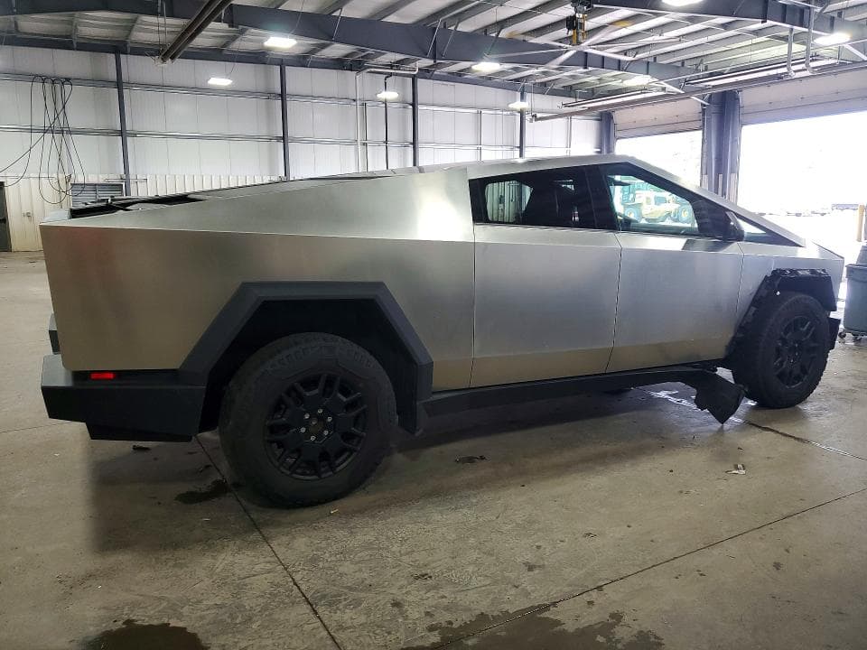 2024 TESLA CYBERTRUCK 3