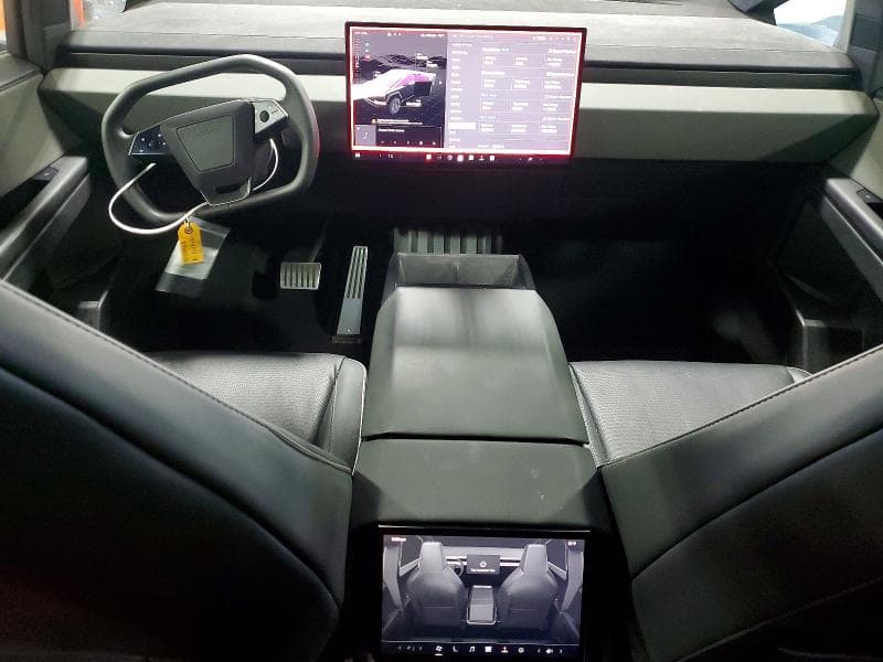 2024 TESLA CYBERTRUCK 8