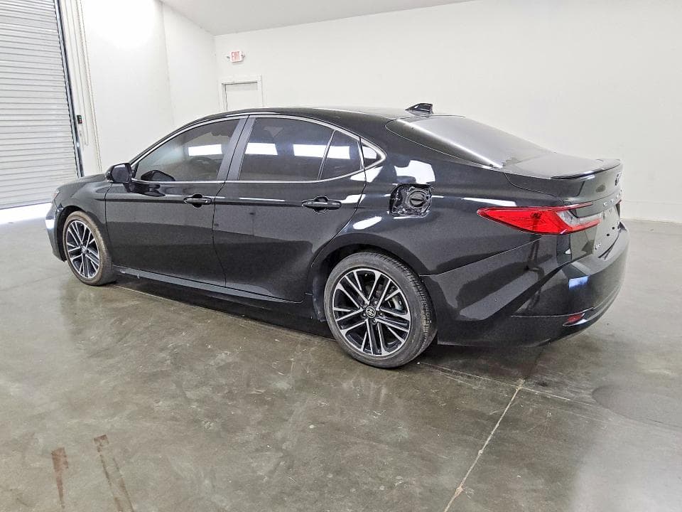 2025 TOYOTA CAMRY XLE 2