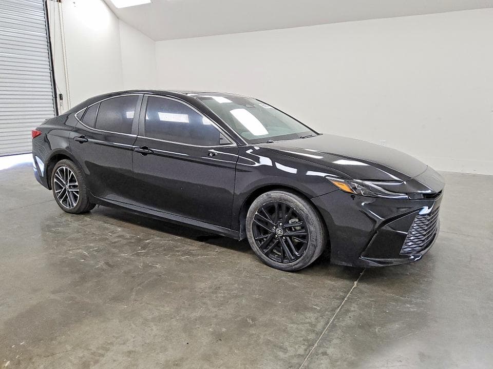 2025 TOYOTA CAMRY XLE 4