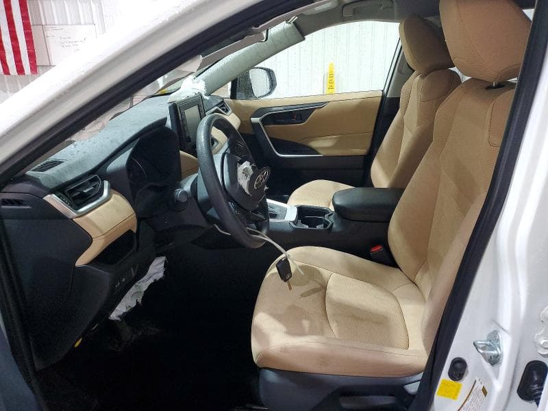2019 TOYOTA RAV4 LE 7