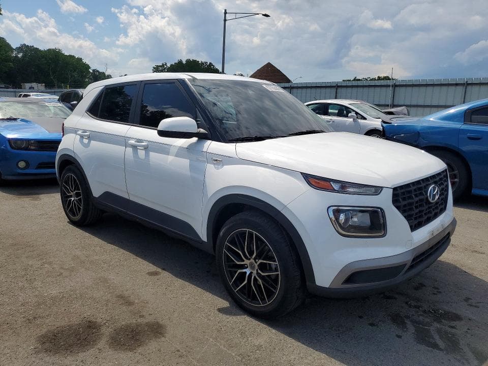 2022 HYUNDAI VENUE SE 4