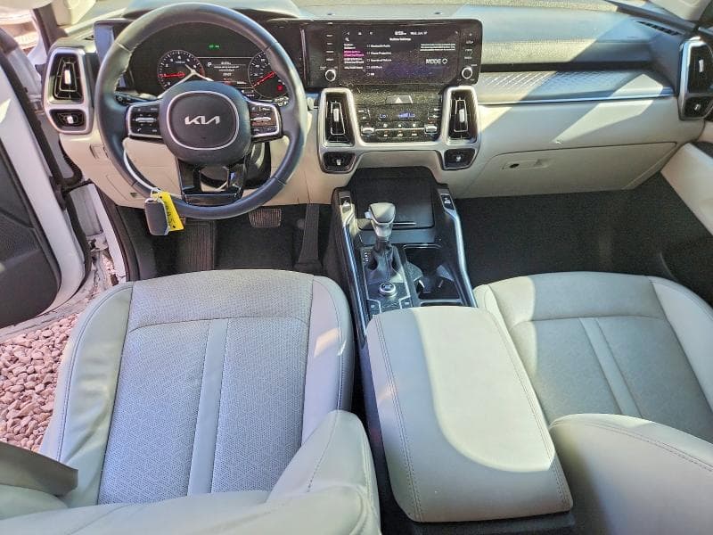 2023 KIA SORENTO S 8