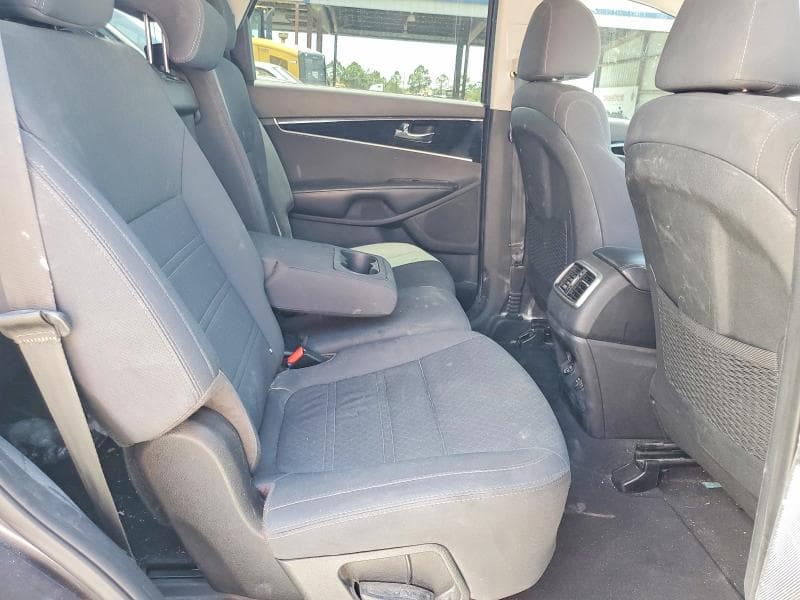 2019 KIA SORENTO LX 11