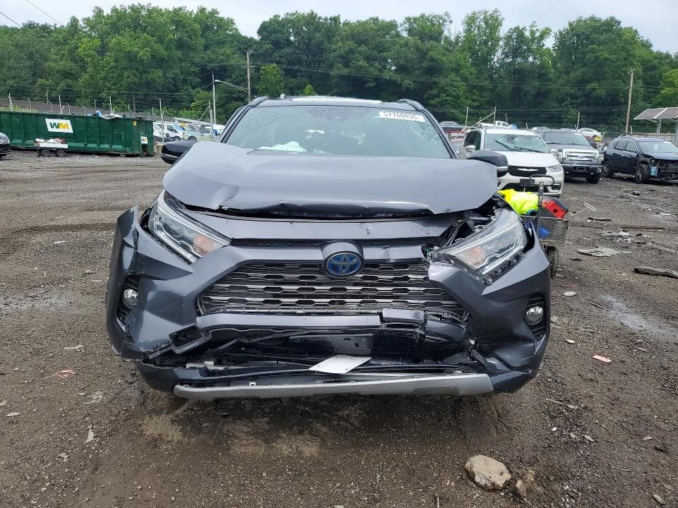 2019 TOYOTA RAV4 XSE 5