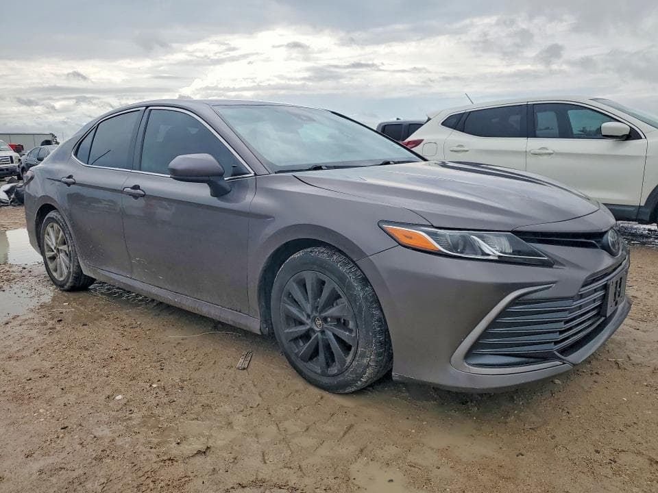 2023 TOYOTA CAMRY LE 4