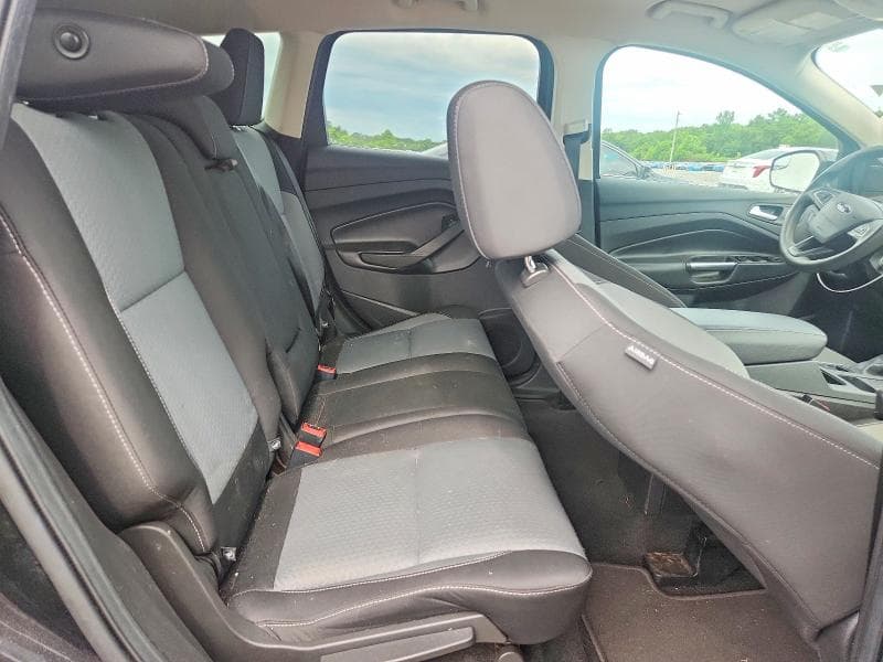 2017 FORD ESCAPE SE 11