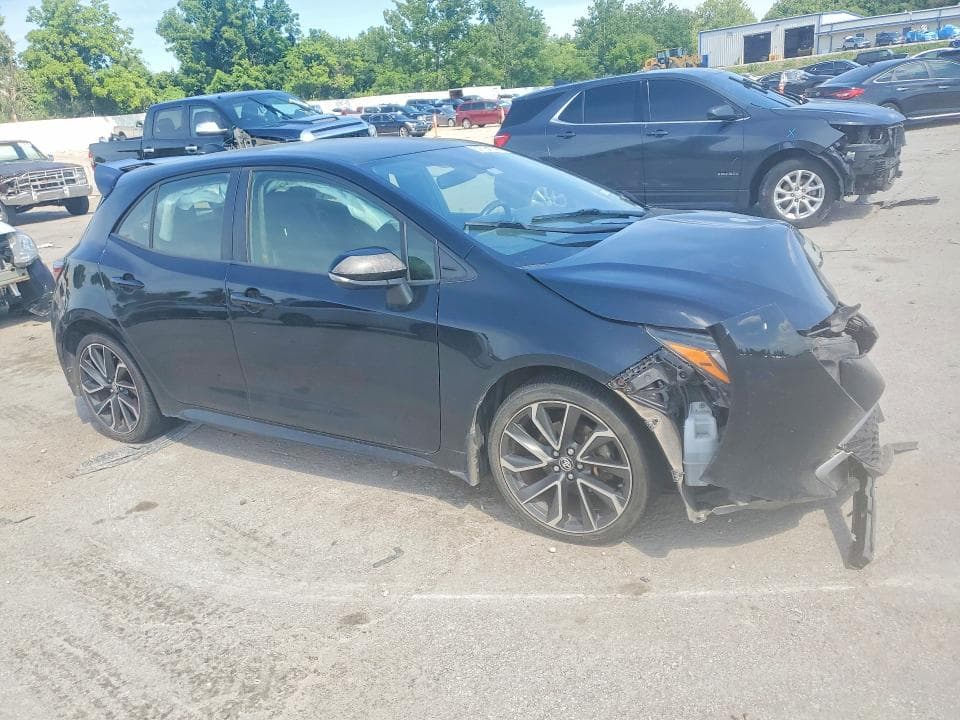 2019 TOYOTA COROLLA HATCHBACK XSE 4